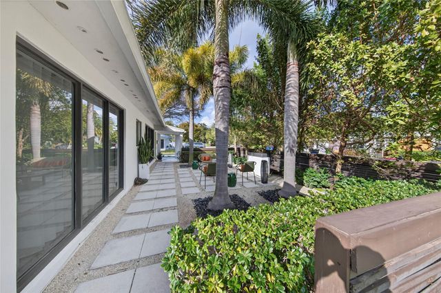 2701 NE 10th Terrace, Wilton Manors, FL 33334