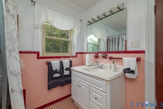 1300 Sussex Dr, Emporia, VA 23847