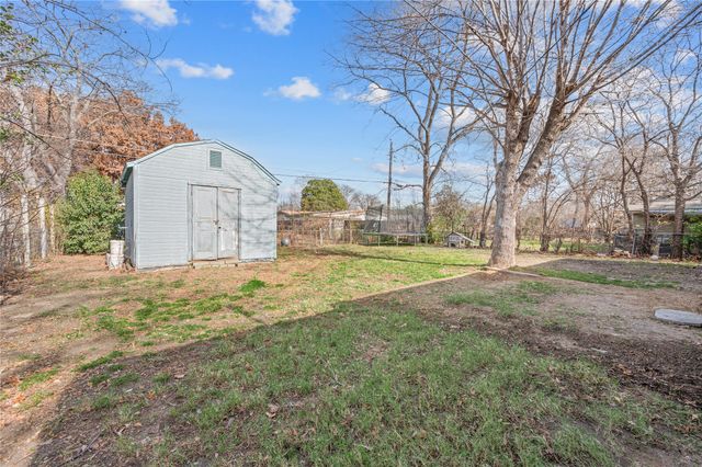 2105 Cloverdale Street, Arlington, TX 76010