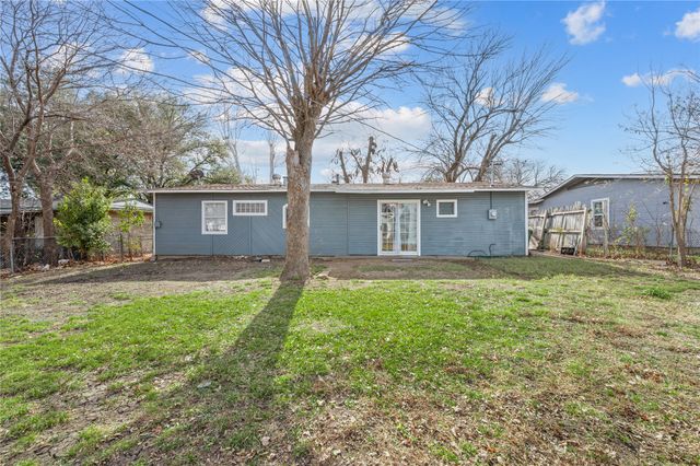 2105 Cloverdale Street, Arlington, TX 76010