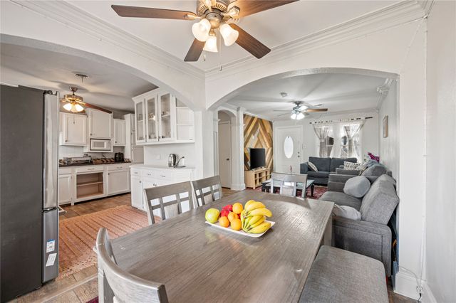 2105 Cloverdale Street, Arlington, TX 76010