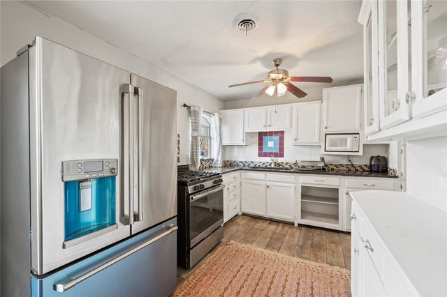 2105 Cloverdale Street, Arlington, TX 76010