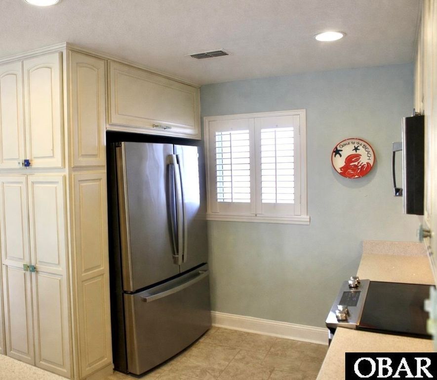 Image 14 of property listing at 125 Pirates Way Unit# 125D, Manteo, NC 27954