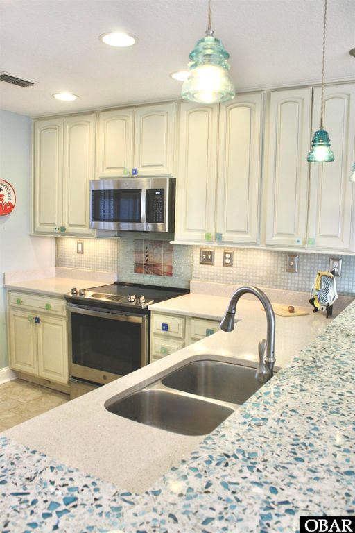Image 42 of property listing at 125 Pirates Way Unit# 125D, Manteo, NC 27954