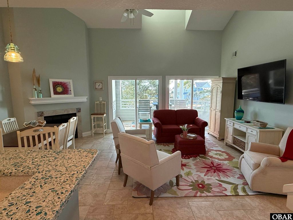 Image 7 of property listing at 125 Pirates Way Unit# 125D, Manteo, NC 27954