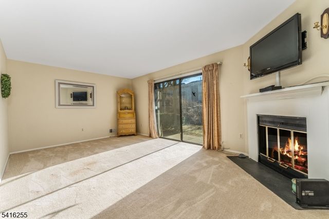 813 Spruce Hills Dr 813, Glen Gardner Boro, NJ 08826