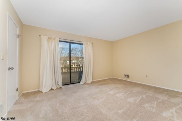 813 Spruce Hills Dr 813, Glen Gardner Boro, NJ 08826