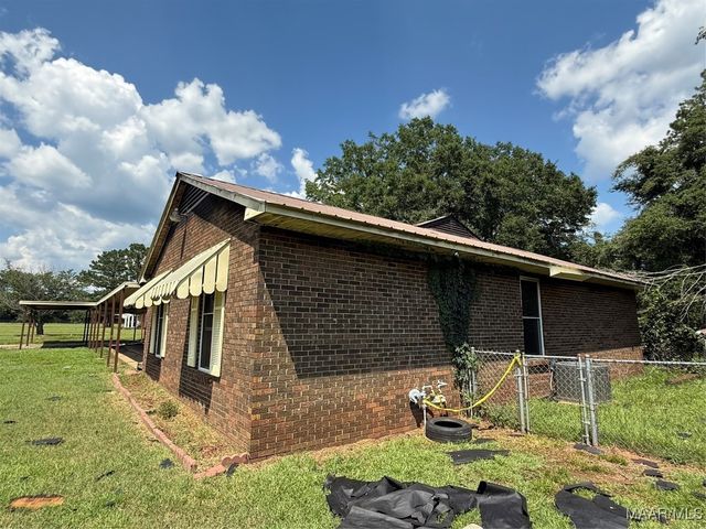 6700 Al Highway 22 . N, Valley Grande, AL 36701