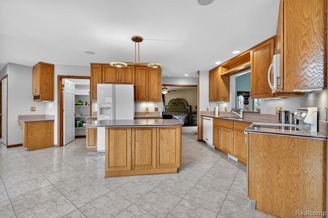 4891 Maceri Circle, Sterling Heights, MI 48314