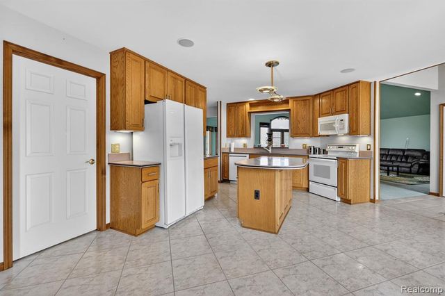 4891 Maceri Circle, Sterling Heights, MI 48314