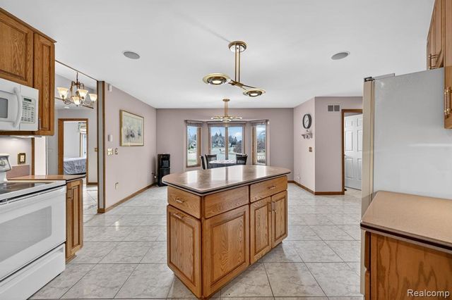 4891 Maceri Circle, Sterling Heights, MI 48314