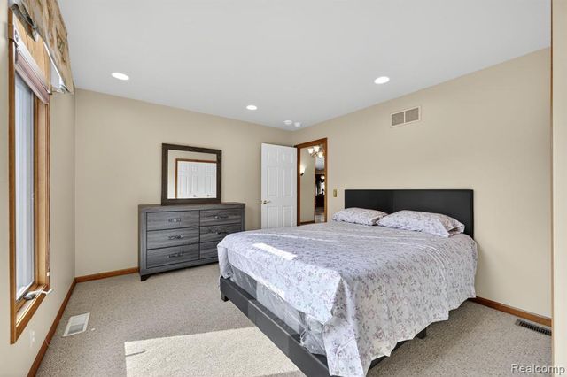 4891 Maceri Circle, Sterling Heights, MI 48314