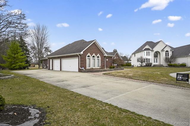 4891 Maceri Circle, Sterling Heights, MI 48314