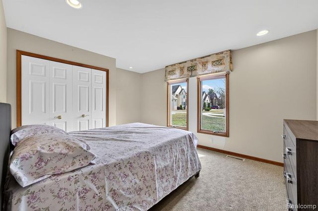 4891 Maceri Circle, Sterling Heights, MI 48314