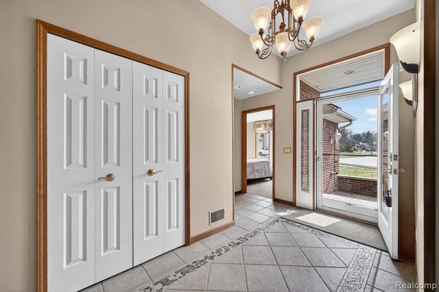 4891 Maceri Circle, Sterling Heights, MI 48314