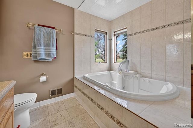 4891 Maceri Circle, Sterling Heights, MI 48314