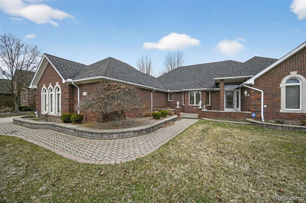 4891 Maceri Circle, Sterling Heights, MI 48314
