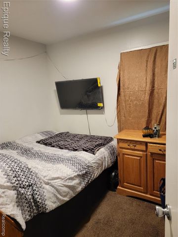 2904 Vanness Street, Port Huron, MI 48060