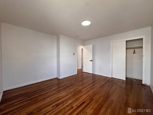 20 Noe Street, Carteret, NJ 07008