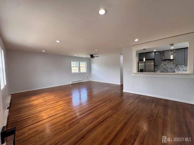 20 Noe Street, Carteret, NJ 07008