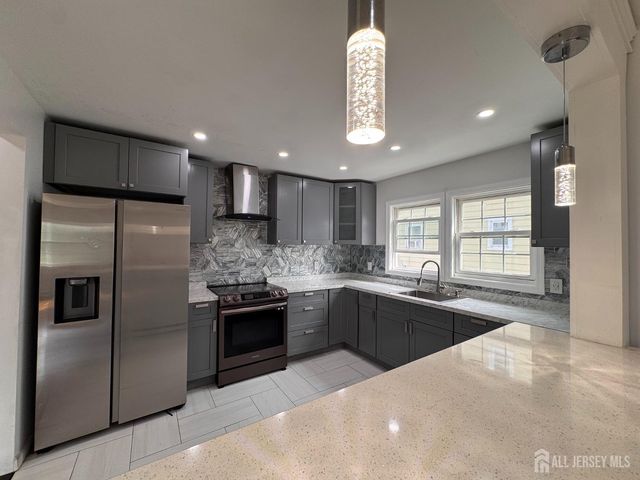 20 Noe Street, Carteret, NJ 07008
