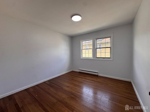 20 Noe Street, Carteret, NJ 07008