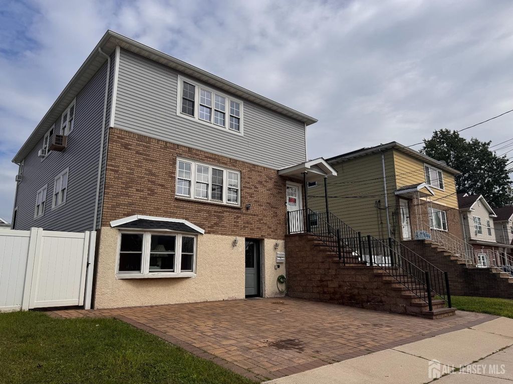 20 Noe Street, Carteret, NJ 07008