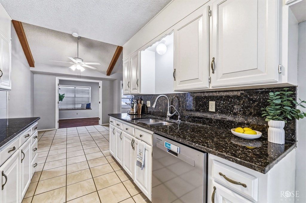 Image 17 of property listing at 3426 Clearview Drive, San Angelo, TX 76904