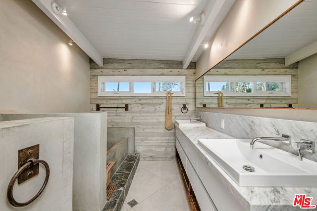 3027 Franklin Canyon Drive, Beverly Hills, CA 90210