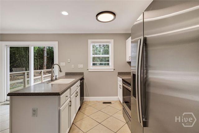 3222 Woodlawn Drive, Savannah, GA 31404