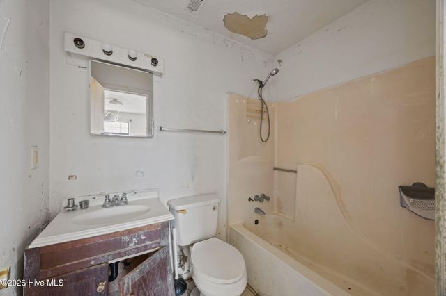 270 Smith Creek Road, Bayboro, NC 28515