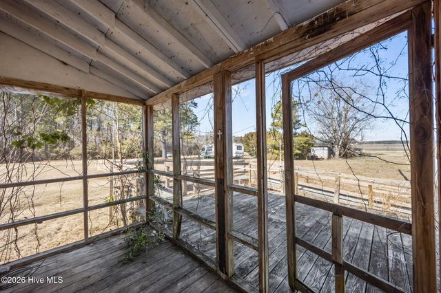 270 Smith Creek Road, Bayboro, NC 28515