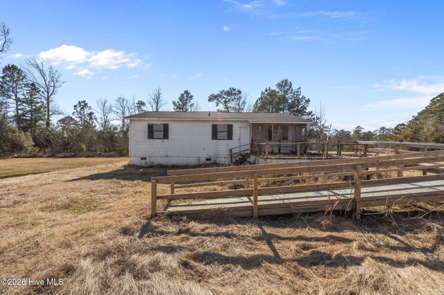 270 Smith Creek Road, Bayboro, NC 28515