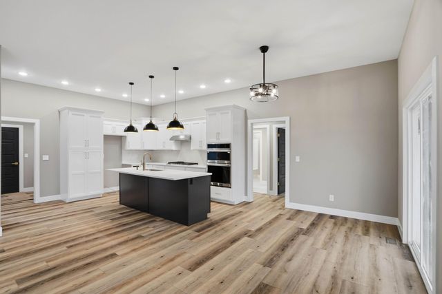 6035 W SWATHER CT, Columbia, MO 65203