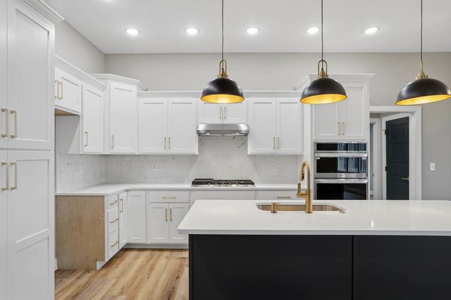 6035 W SWATHER CT, Columbia, MO 65203