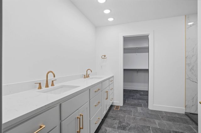 6035 W SWATHER CT, Columbia, MO 65203