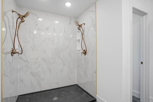 6035 W SWATHER CT, Columbia, MO 65203