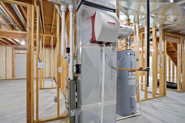 6035 W SWATHER CT, Columbia, MO 65203