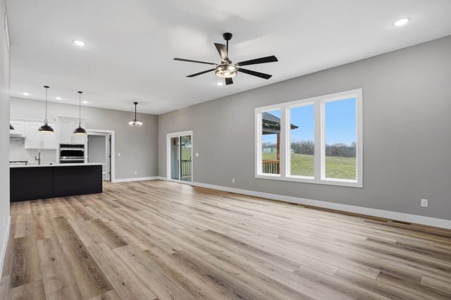 6035 W SWATHER CT, Columbia, MO 65203