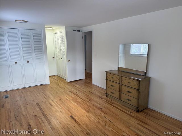 1601 N Fairview Avenue, Lansing, MI 48912