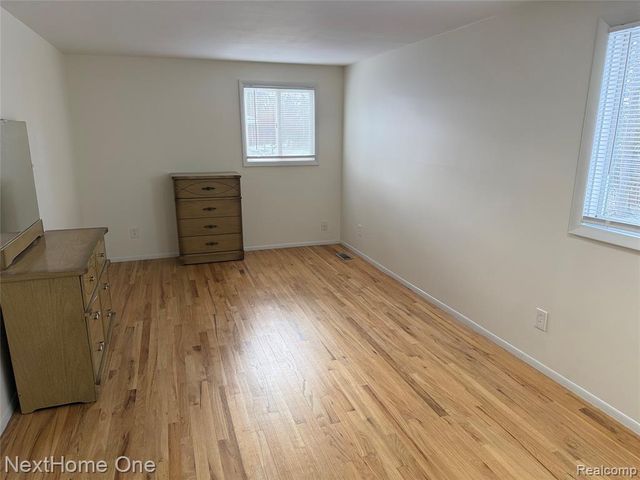 1601 N Fairview Avenue, Lansing, MI 48912