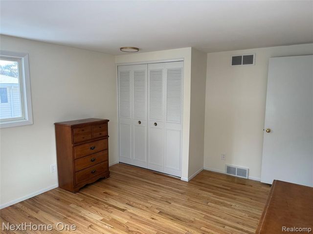 1601 N Fairview Avenue, Lansing, MI 48912