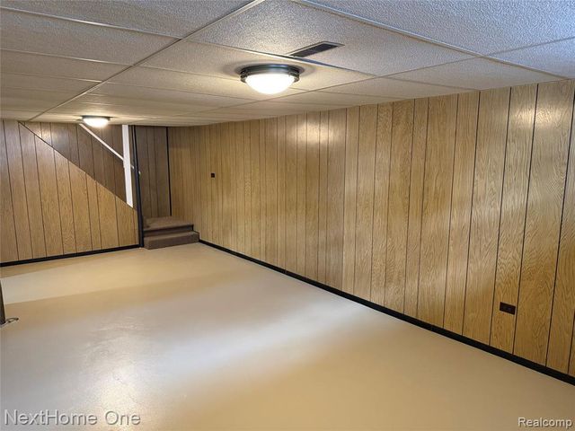 1601 N Fairview Avenue, Lansing, MI 48912