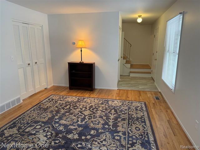 1601 N Fairview Avenue, Lansing, MI 48912