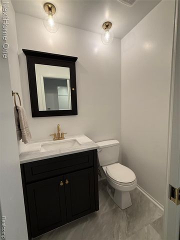 1601 N Fairview Avenue, Lansing, MI 48912