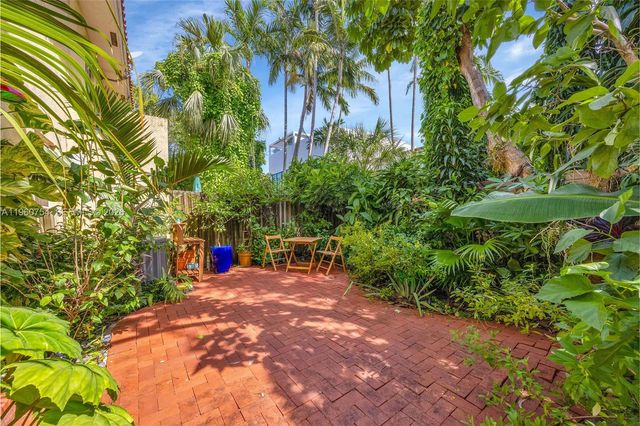 3233 Gifford Ln 3233, Coconut Grove, FL 33133