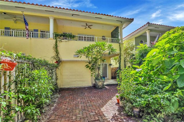 3233 Gifford Ln 3233, Coconut Grove, FL 33133