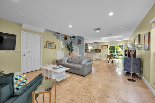 3233 Gifford Ln 3233, Coconut Grove, FL 33133