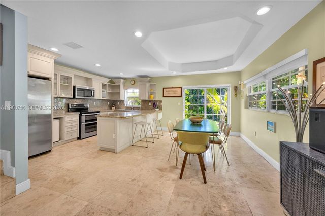 3233 Gifford Ln 3233, Coconut Grove, FL 33133