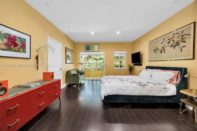 3233 Gifford Ln 3233, Coconut Grove, FL 33133